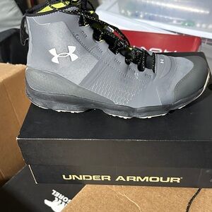 Under Armour Men's Black and Gray Athletic Shoes